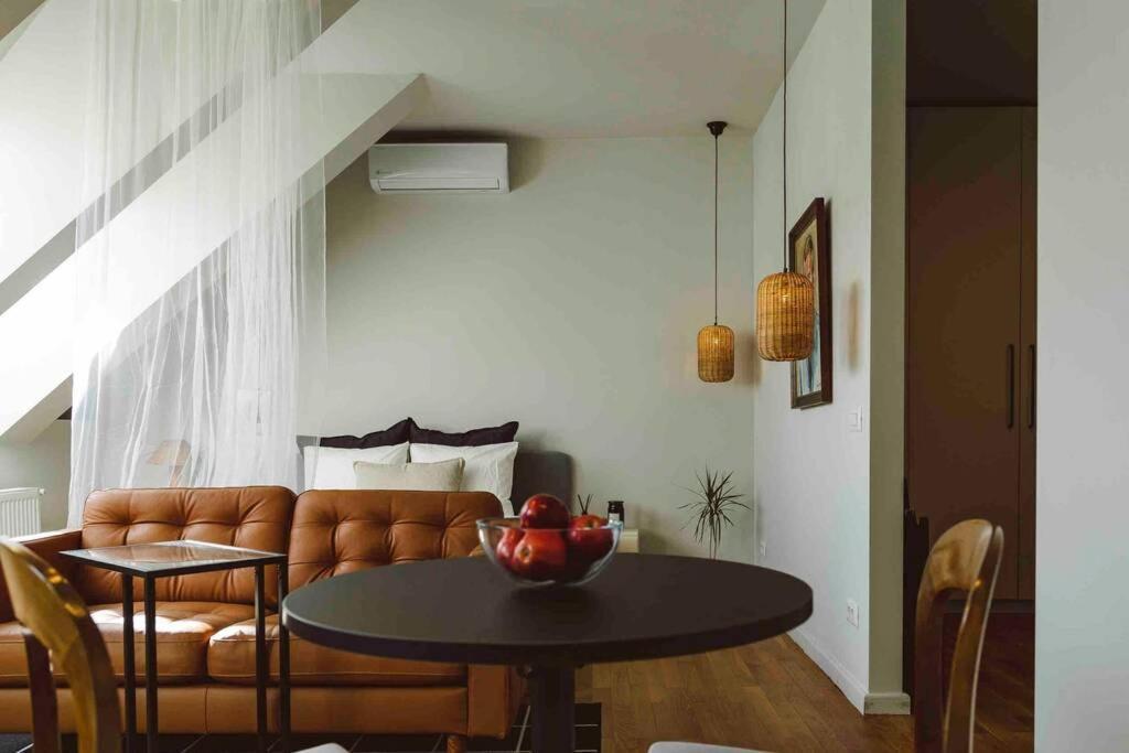 Vivando - Beautiful Studio B + Parking Bucarest Exterior foto