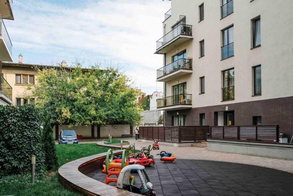 Vivando - Beautiful Studio B + Parking Bucarest Exterior foto